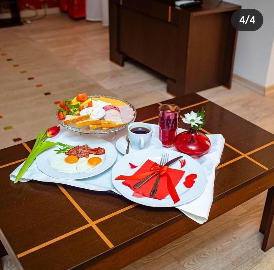 Oscar Hotel Truskavets Ngoại thất bức ảnh